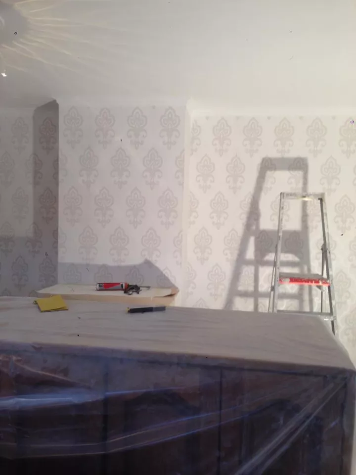 Tapissage et mise en peinture d’un appartement à Ottignies